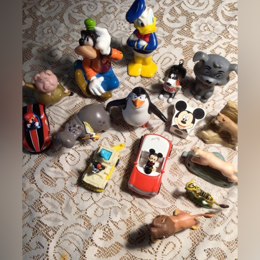 WALT DISNEY RANDOM TOYS